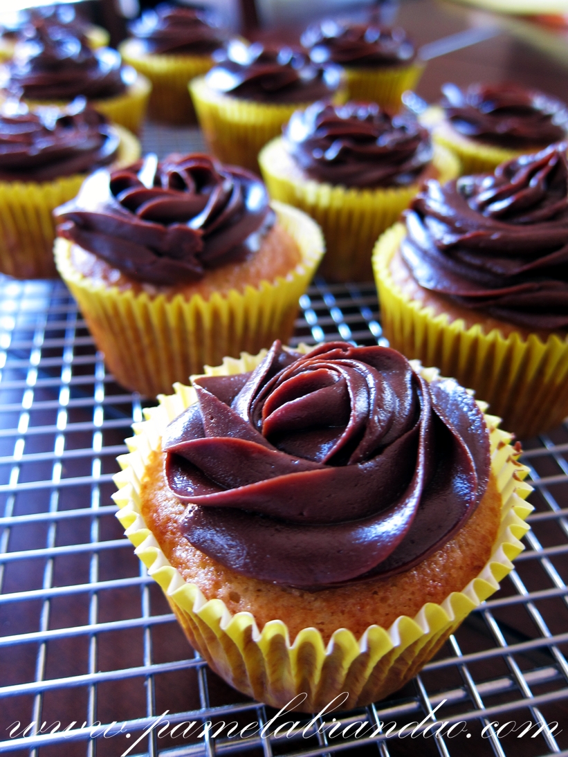 Banana Cupcakes with Chocolate Frosting Pam*B